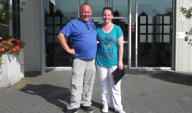 Gert de Klein en Stephanie van Rooij donderdag na het gesprek op het gemeentehuis