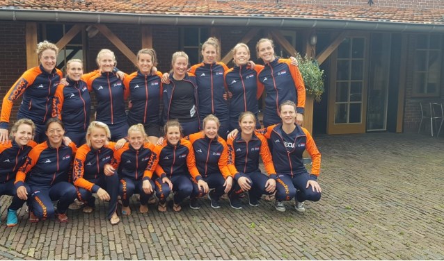 Mariska Krul, staand derde van links, speelde goed.