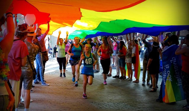 De Rainbowrun tijdens de Gaypride.