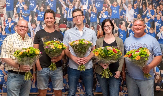 Vlnr: Sjaak Batenburg, Ruben van Mourik, Rob van Harten, Mara Kortland en Joris van Wijngaarden
