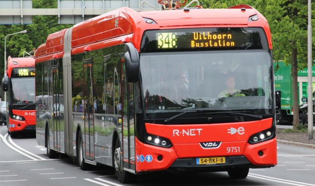 segment Sluipmoordenaar kapsel Bus rijdt bumper aan bumper | amstelveensnieuwsblad