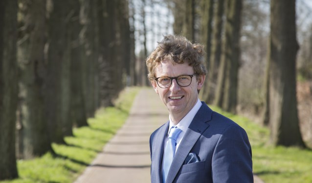 Jan Overweg van ChristenUnie/SGP steunt burgemeester Gerolf Bouwmeester.