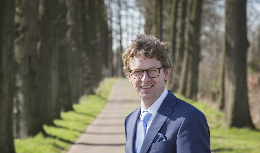 Jan Overweg van ChristenUnie/SGP steunt burgemeester Gerolf Bouwmeester.