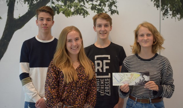 Casper, Emma Robin en Julie (v.l.n.r.) besteedden aandacht aan kinderen die in mijnen werken.