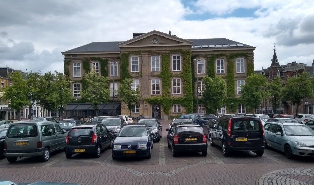 <p>Vooral in de avonduren is de parkeerdruk in de binnenstad groot</p>