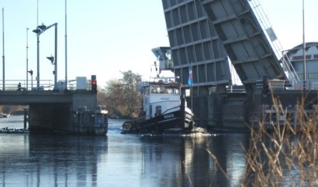 De Aalsmeerderbrug is een van de door de provincie Noord-Holland bediende bruggen.