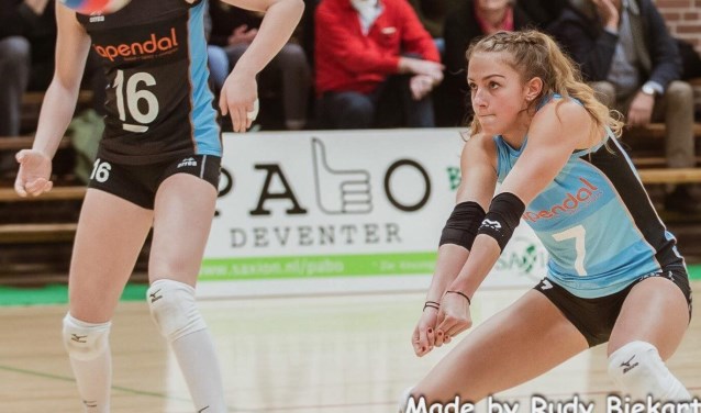 Mirte van der Sluijs in actie.