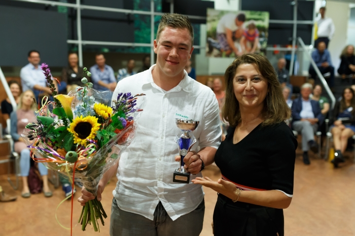 Amersfoorts wethouder Fatma Koser Kaya en Sven van Beek, winnaar ZomerOndernemer 2019.