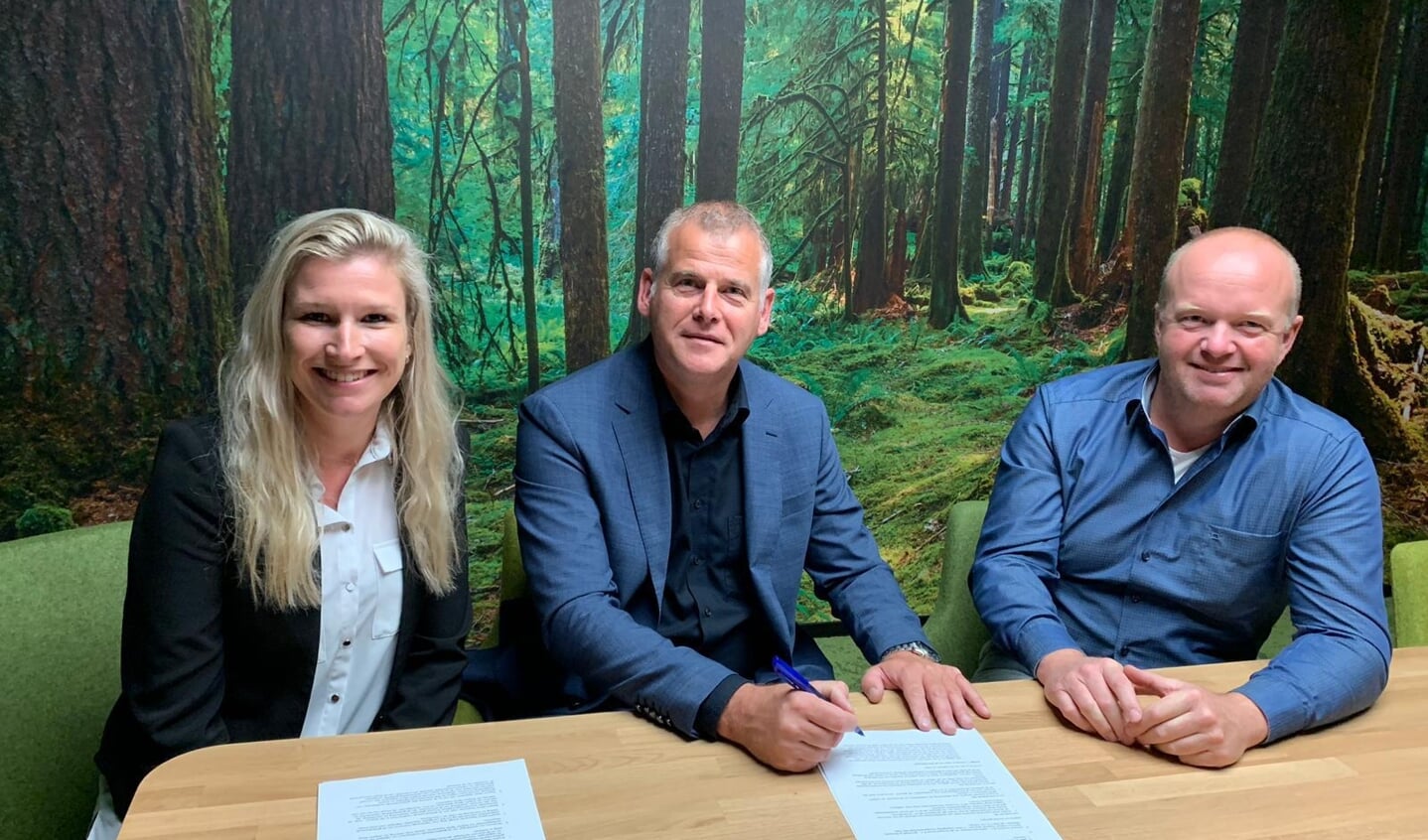 Karina Kruizinga, HR Manager Dolphin Metal Separation, Gert-Jan Gerrits, directeur Inclusief Intervens en Frans Goerres, Operational Manager Dolphin Metal Separation.