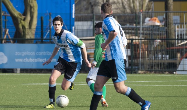 FC Driebergen-aanvoerder Jelle Adema (links) is ook komend seizoen een van de vaste waarden binnen de selectie.