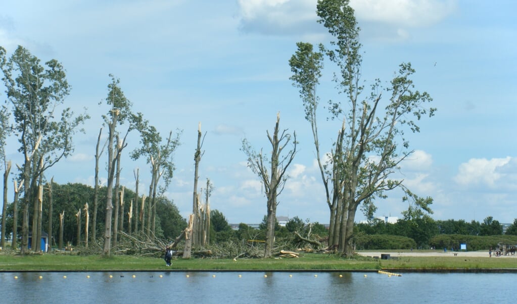 De schade na de storm van 5 juni. 