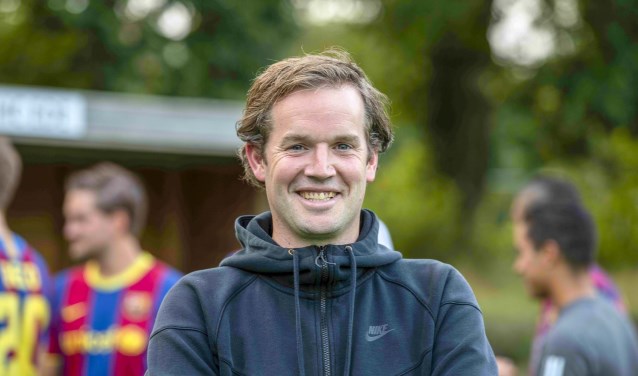 Coach Bastiaan Bunnik aan de slag met een behoorlijk vernieuwde hockey selectie.