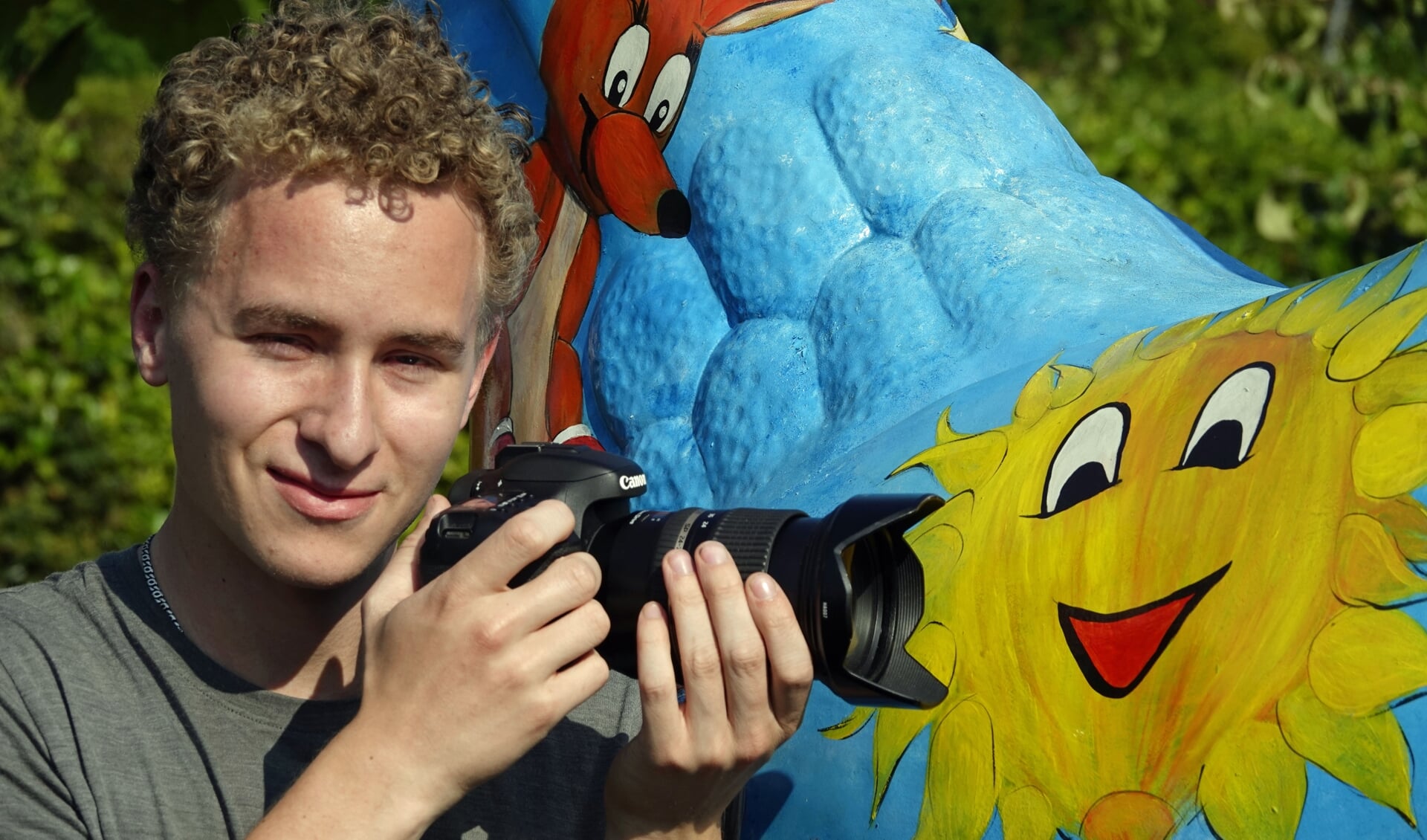 De 18-jarige Marijn Pater uit Barneveld kreeg les in ballonfotografie van Ben Bläss.