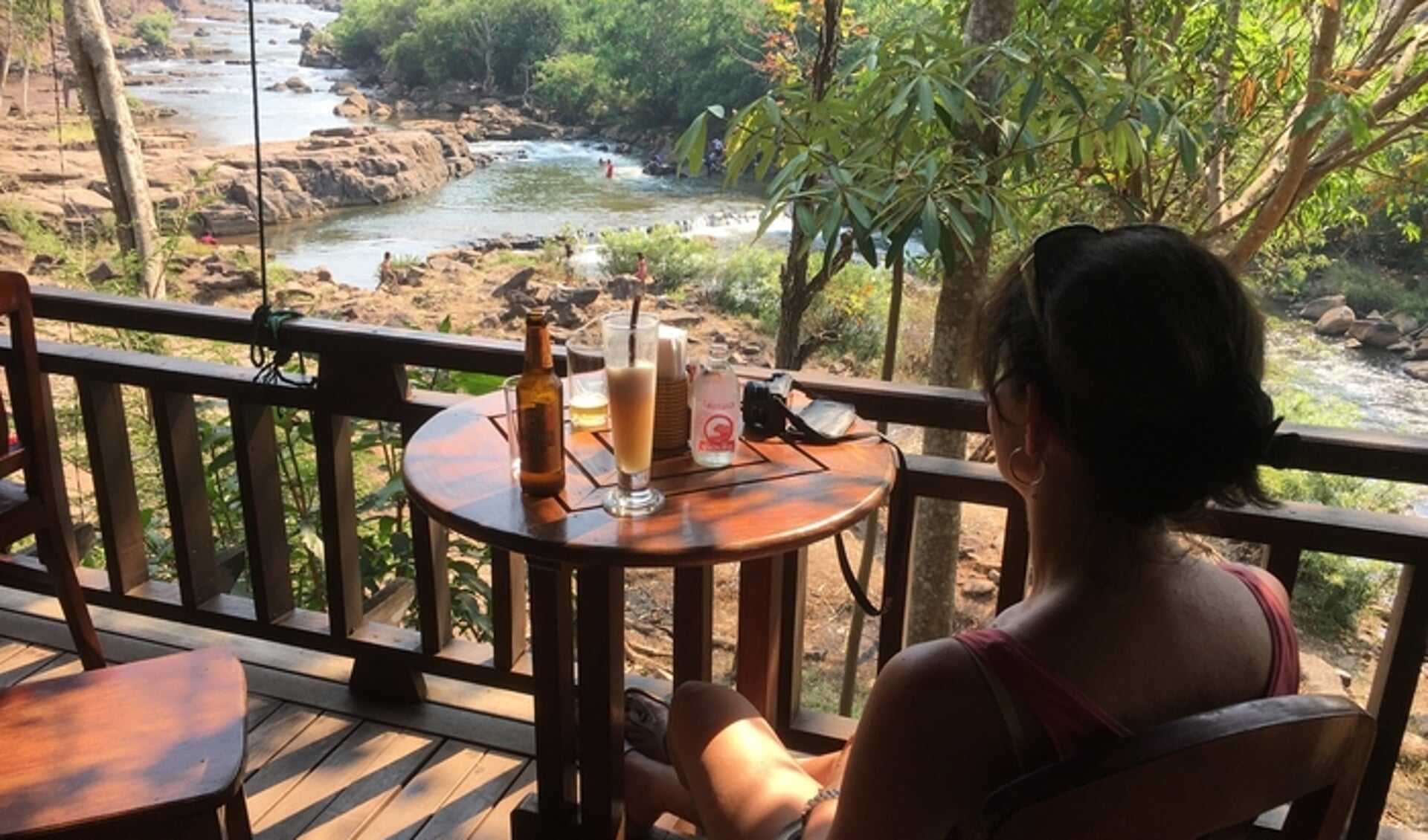 Jeroen Melchers: Ochtenduitzicht over de rivier bij de Tad Lo lodge in Laos.