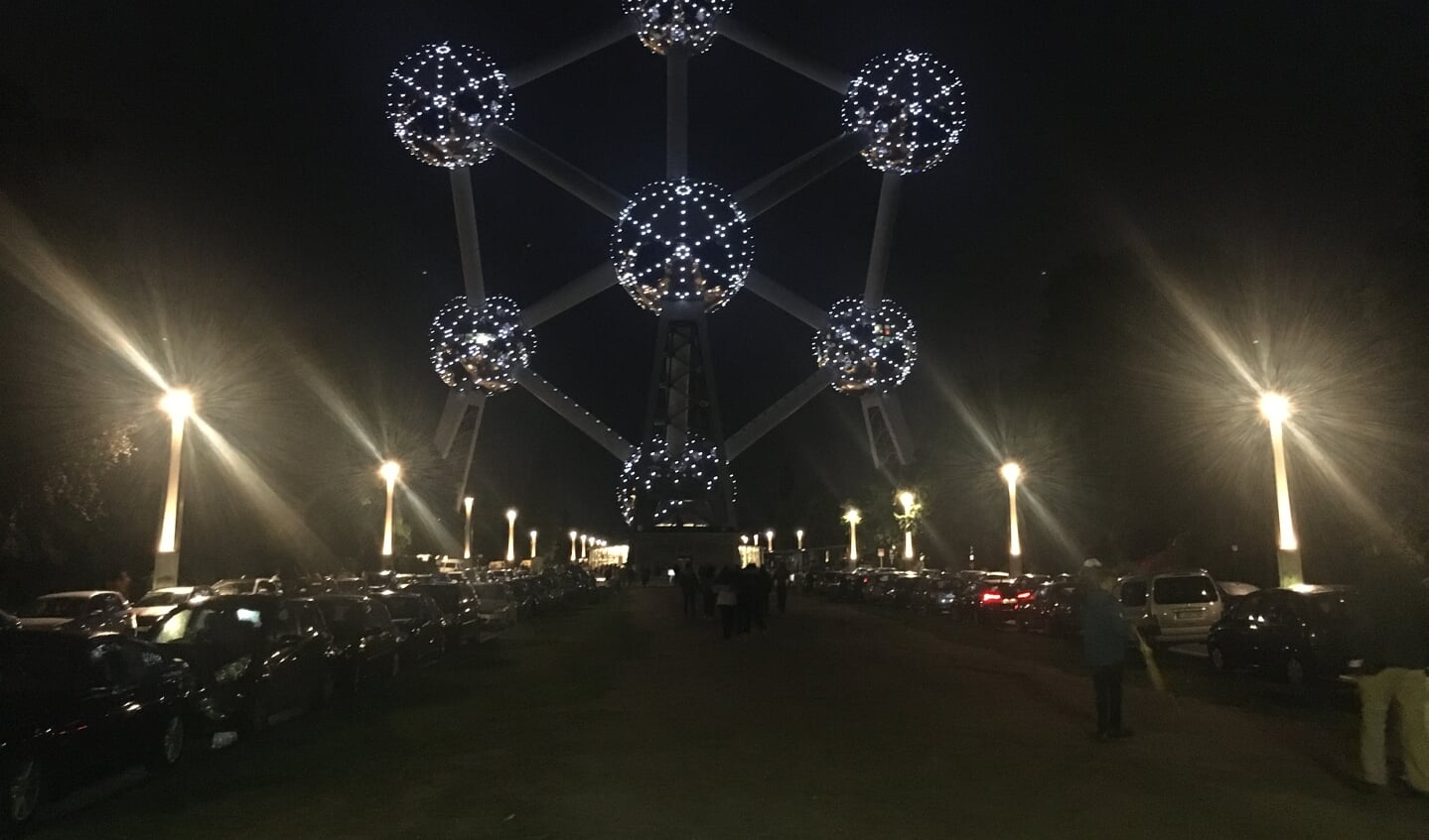 Het Atomium by night in Brussel