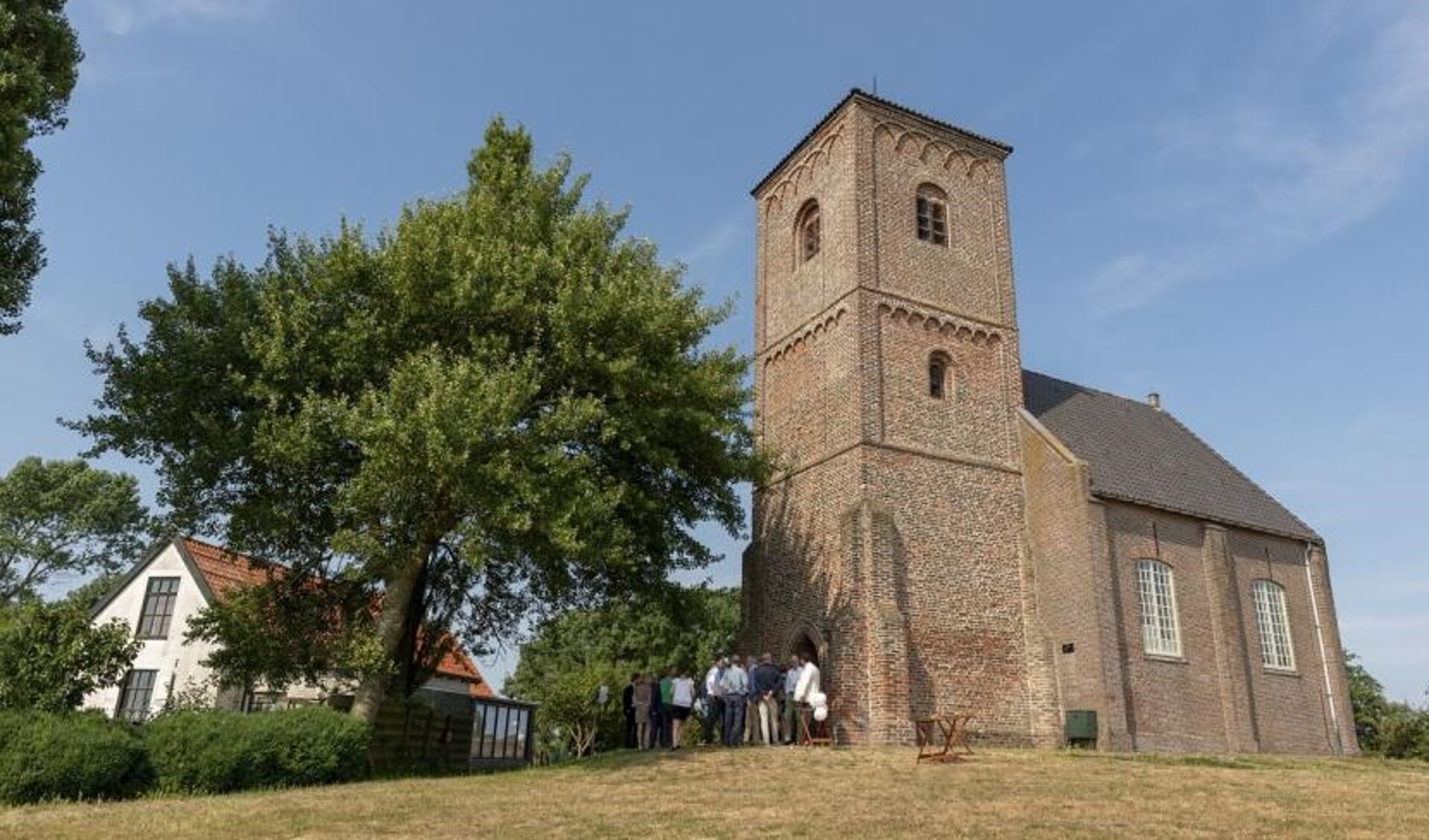 Het kerkje bij Stompe Toren.