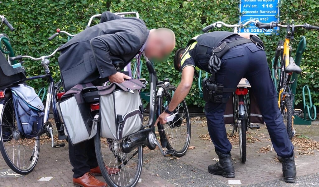 Vorige maand werden vier e-bikes gestolen uit de parkeerkelder van het gemeentehuis.