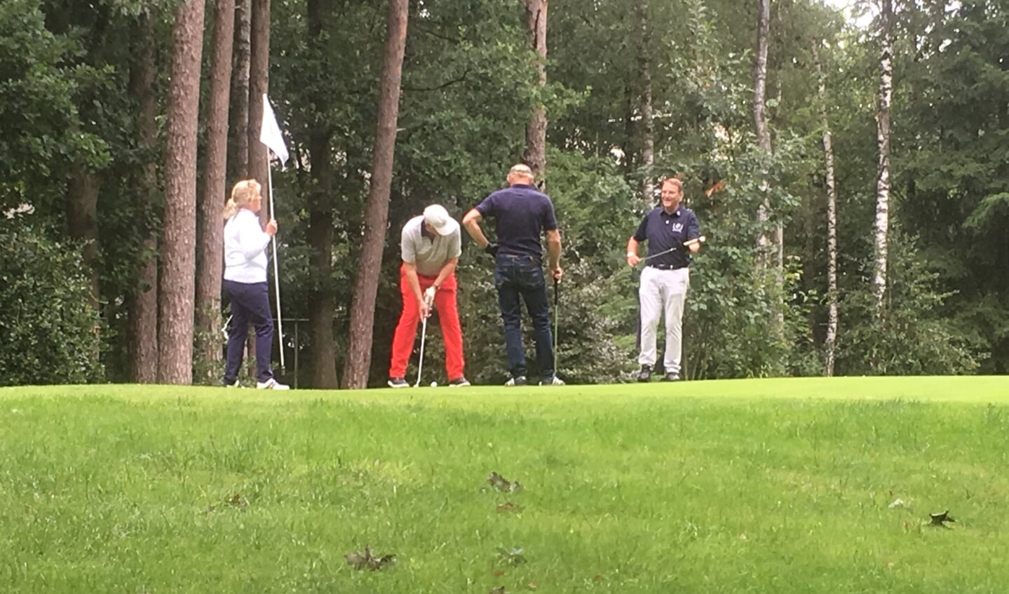 op zoek naar de hole