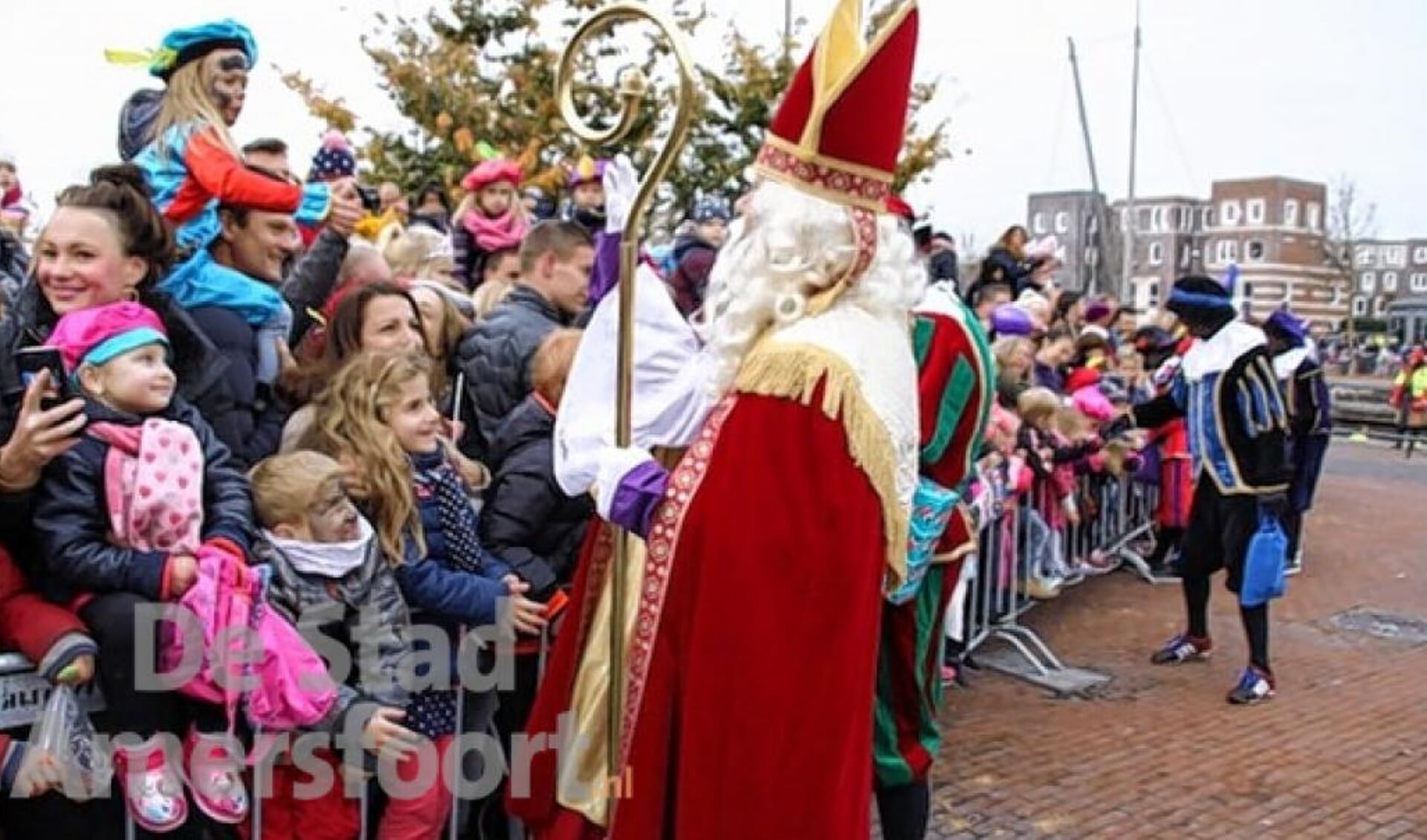 Intocht van Sinterklaas aan de Eemhaven in Amersfoort. 