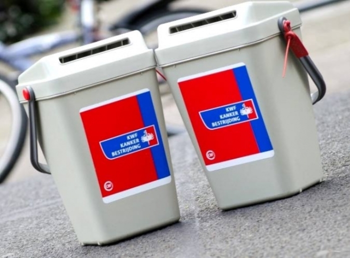 Collectebussen met rode verzegeling