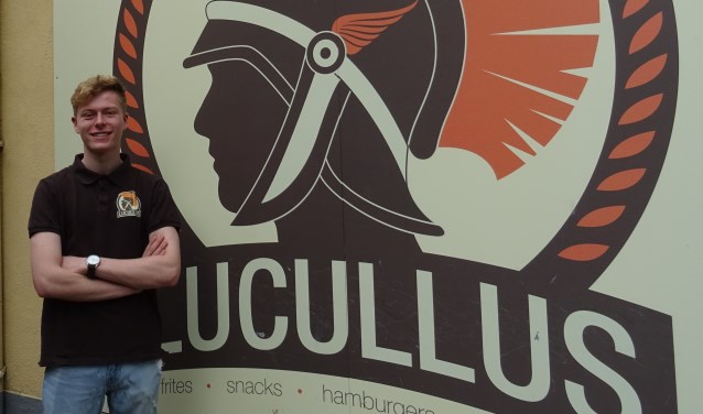 Leander van Zalingen bij Snackbar Lucullus.