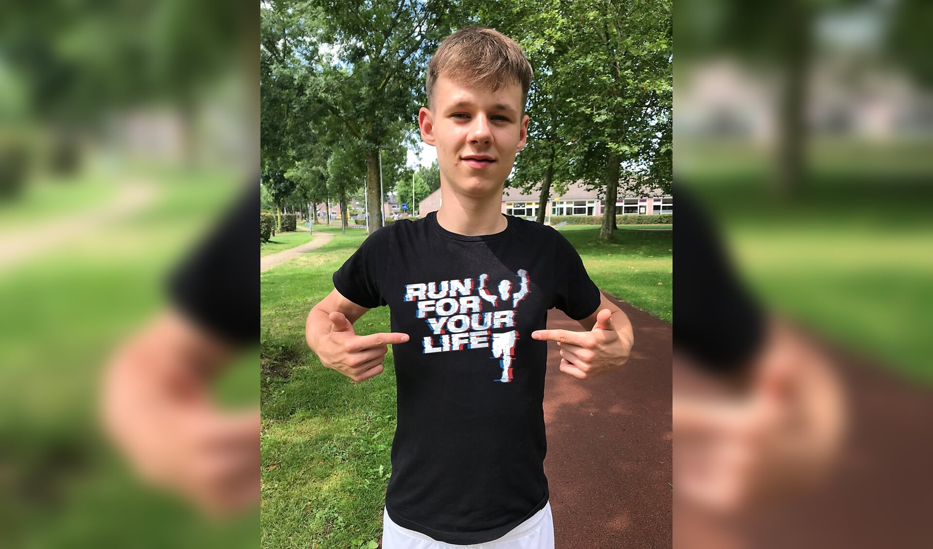 Rens van den Berg in het limited edition Run For Your Life T-shirt