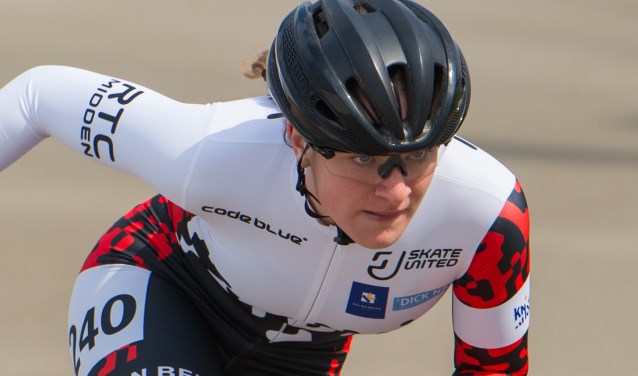 Marit van Beijnum in actie op de 200 meter duo-tijdrit