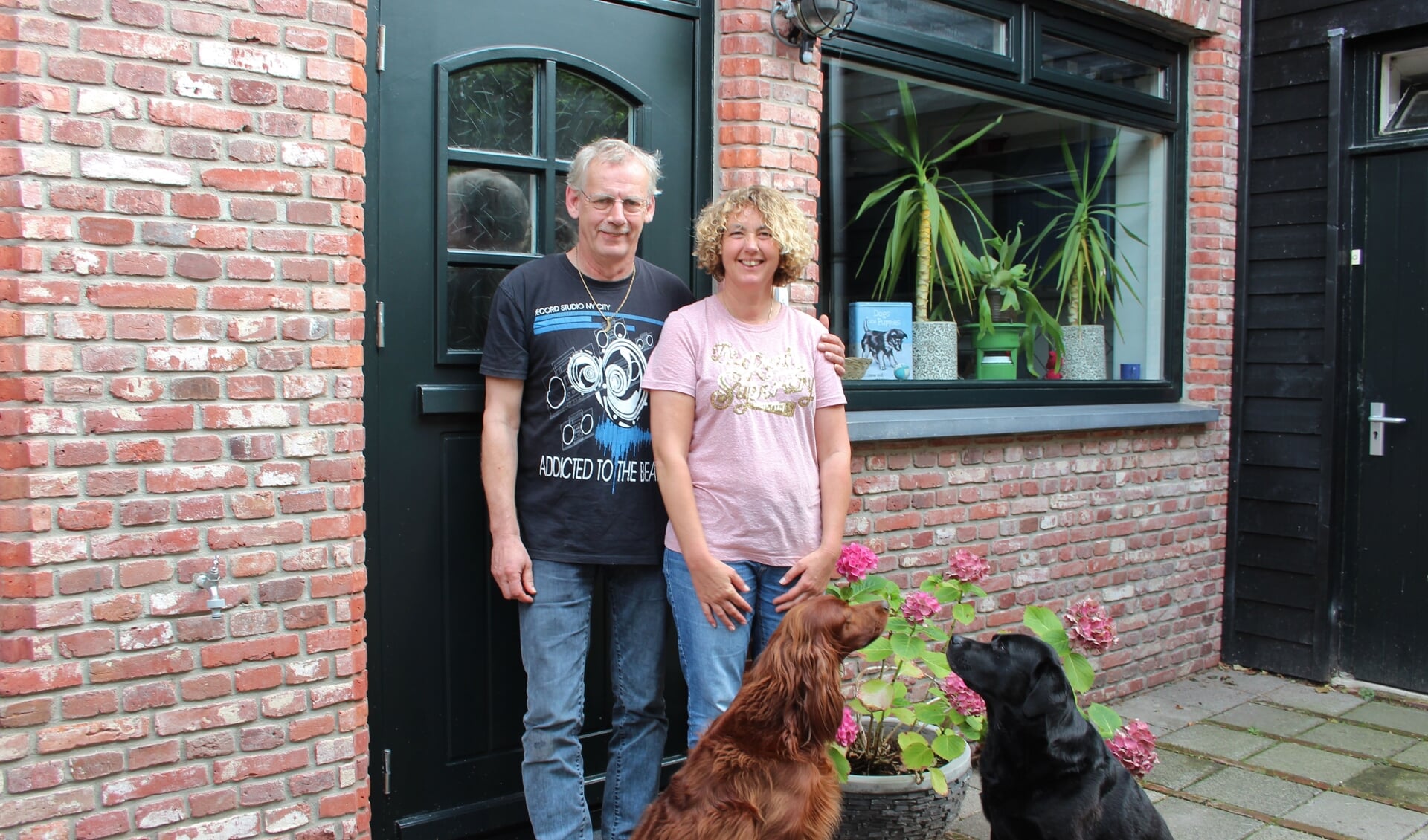 Jan, Trudy en de honden Flin en Sem gaan verhuizen naar de Rivierdijk in Hardinxveld-Giessendam.