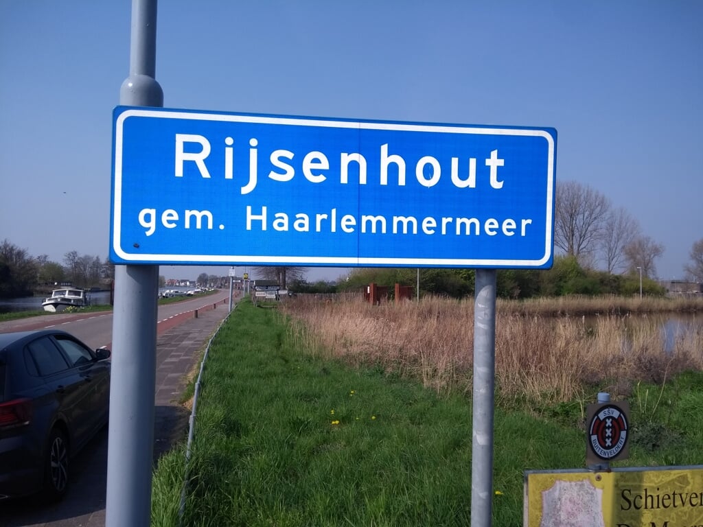 Rijsenhout dreigt volgens de dorpsraad in een spookdorp te veranderen als er daadwerkelijk ene parallelle Kaagbaan komt. 