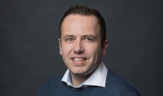 <p>Raadslid Niels van Santen (VVD) vraagt het college om een alternatieve lichtshow tijdens de jaarwisseling</p>