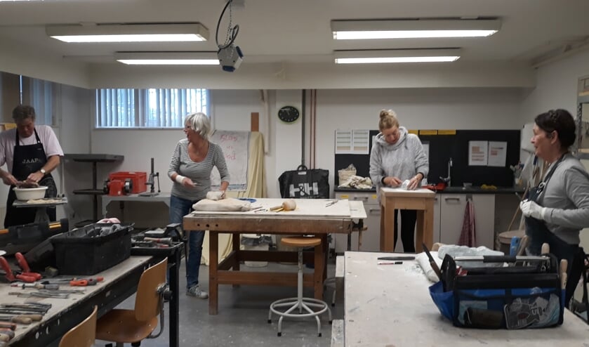 KC 'de Brink' houdt een Open Huis om kennis te laten maken met het aanbod aan cursussen en workshops.
