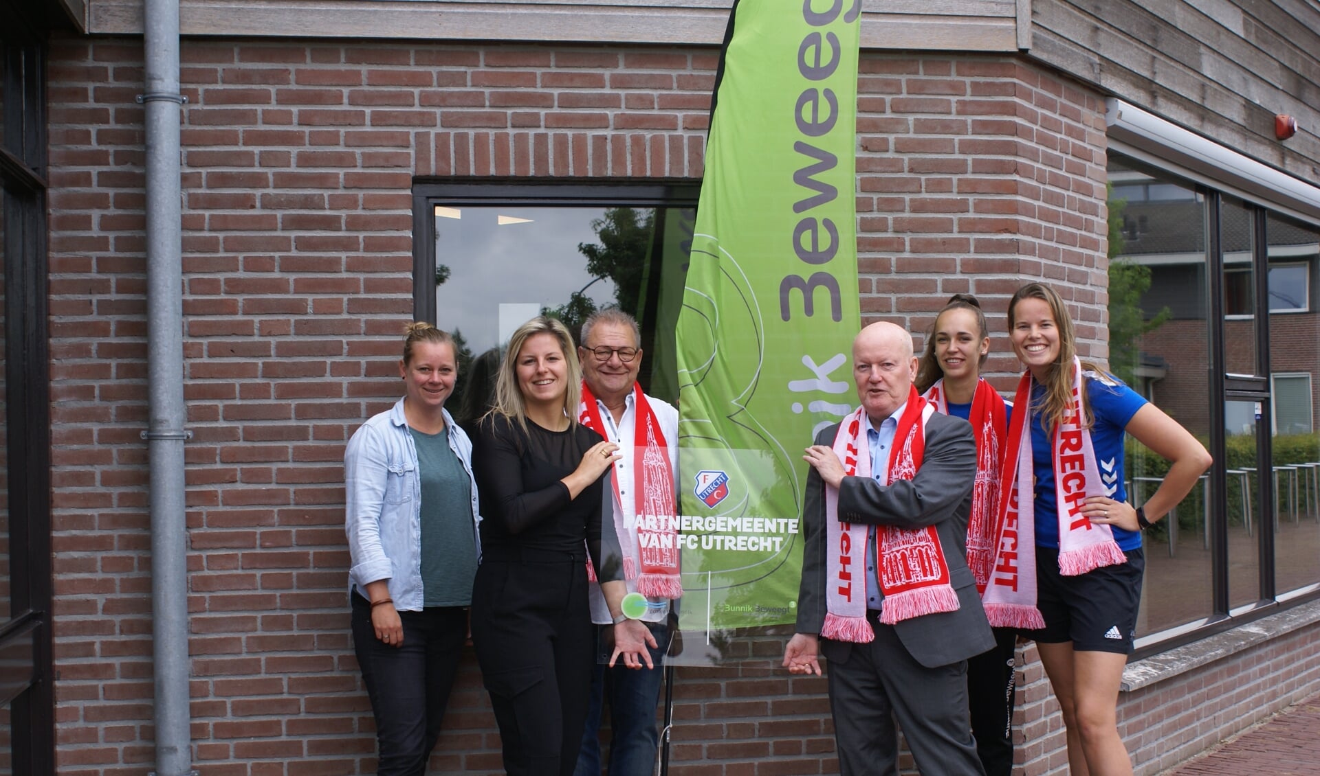 FC Utrecht, Burgemeester van Bennekom en Bunnik Beweegt met het bord van samenwerking