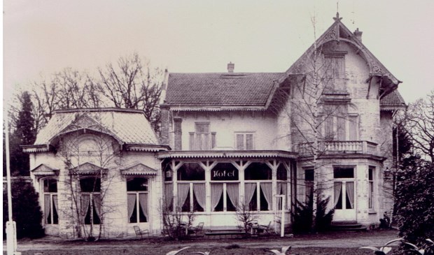 Het Java Hotel, later het Oranje Hotel. Het gold in die tijd wat inrichting betreft als een hotel van uitzonderlijke luxe en sfeer.
