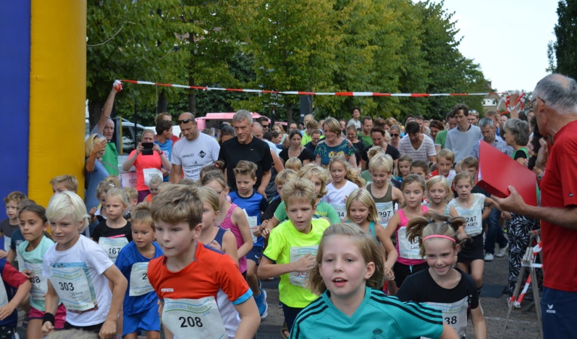 De start van de kinderloop van Bunniks Mooiste in 219