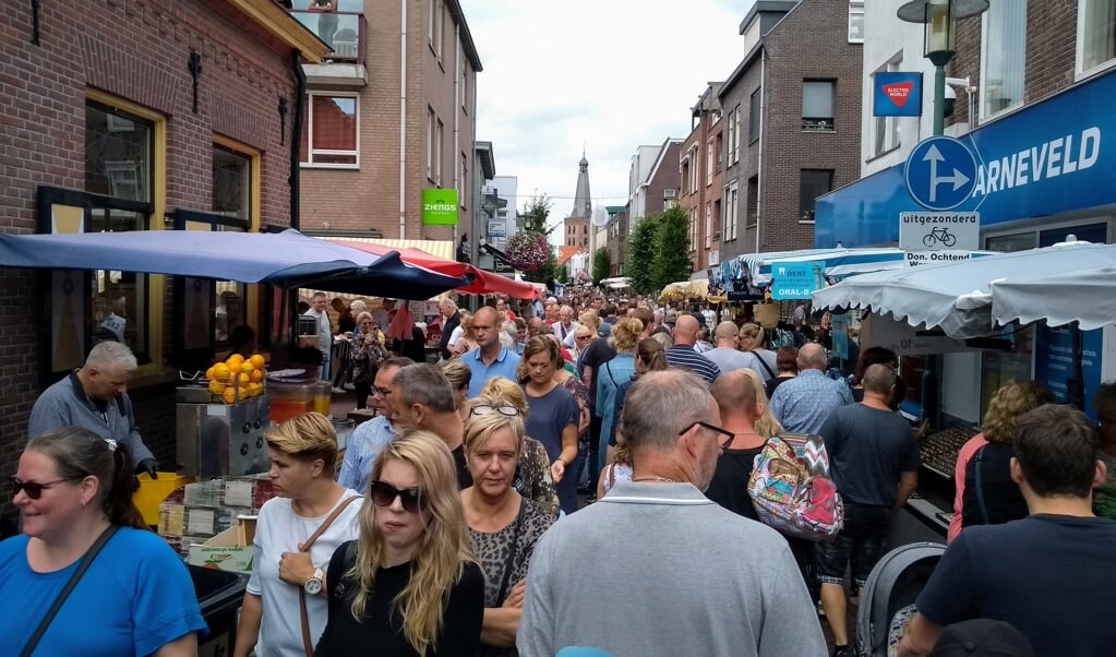 Het Barneveldse centrum was vorige week zeer druk tijdens de Oud Veluwse Markt.