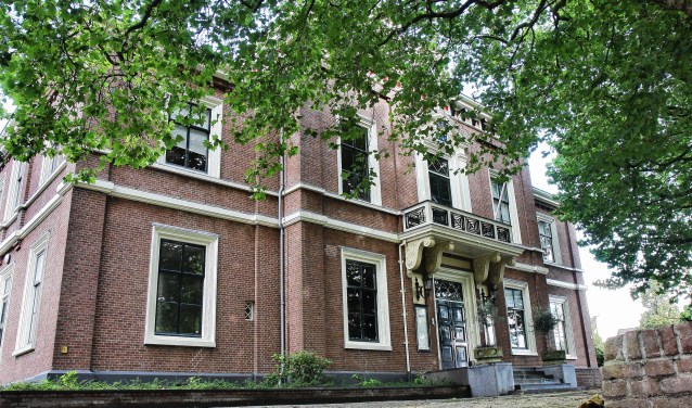 Het Oude Raadhuis is een van de genomineerde monumenten.