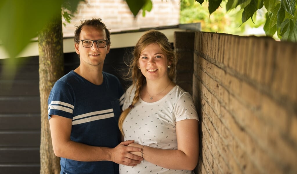 Arnout van der Velde (30) en zijn vrouw Chantal (26).