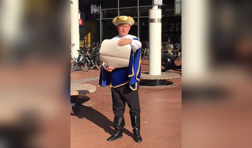 De stadsomorper verricht de opening van de Week van de Ontmoeting.