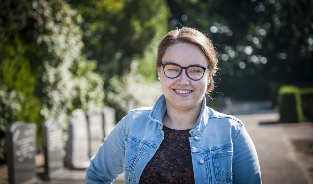 Chantal van Wijngaarden wil de ervaring en troost, die ze kreeg bij het overlijden van haar vader in 2011, doorgeven aan anderen door te spreken op uitvaarten.