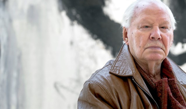 Armando (1929-2018) tijdens bezoek aan Museum Van der Togt in 2015.