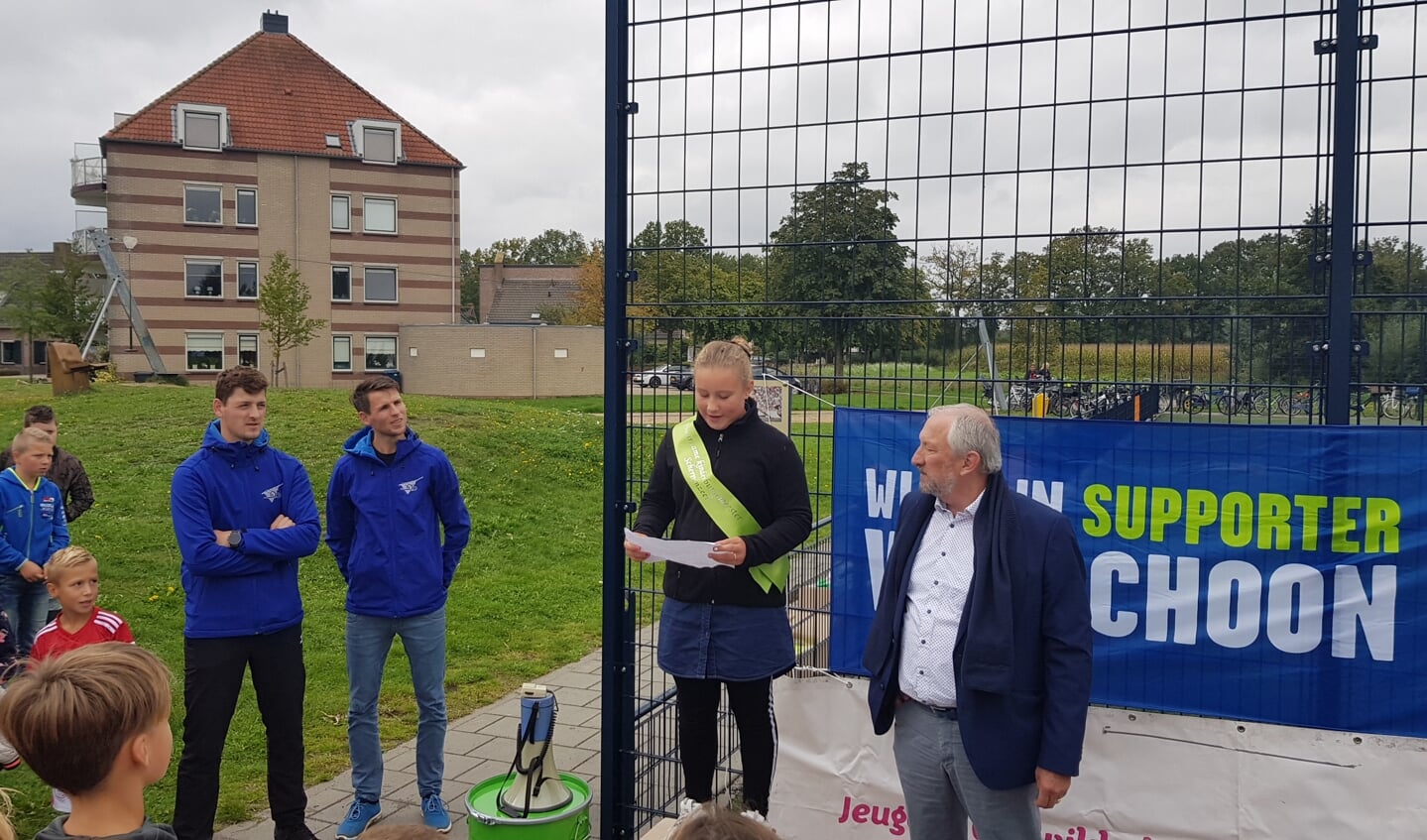 Motivatiespeech door kinderburgemeester Lena Marchal. 