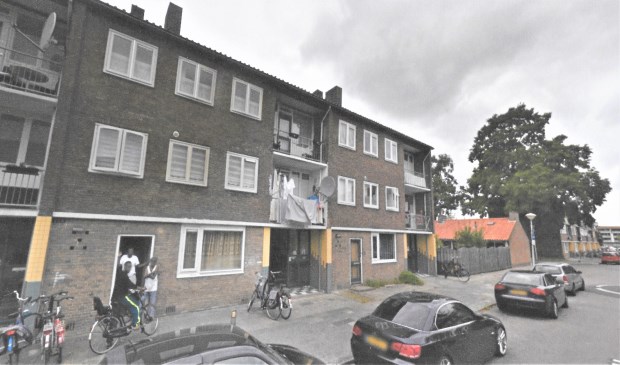 Naoorlogse flats in de Magelhaenstraat; een deel wordt gesloopt om plaats te maken voor nieuwbouw.