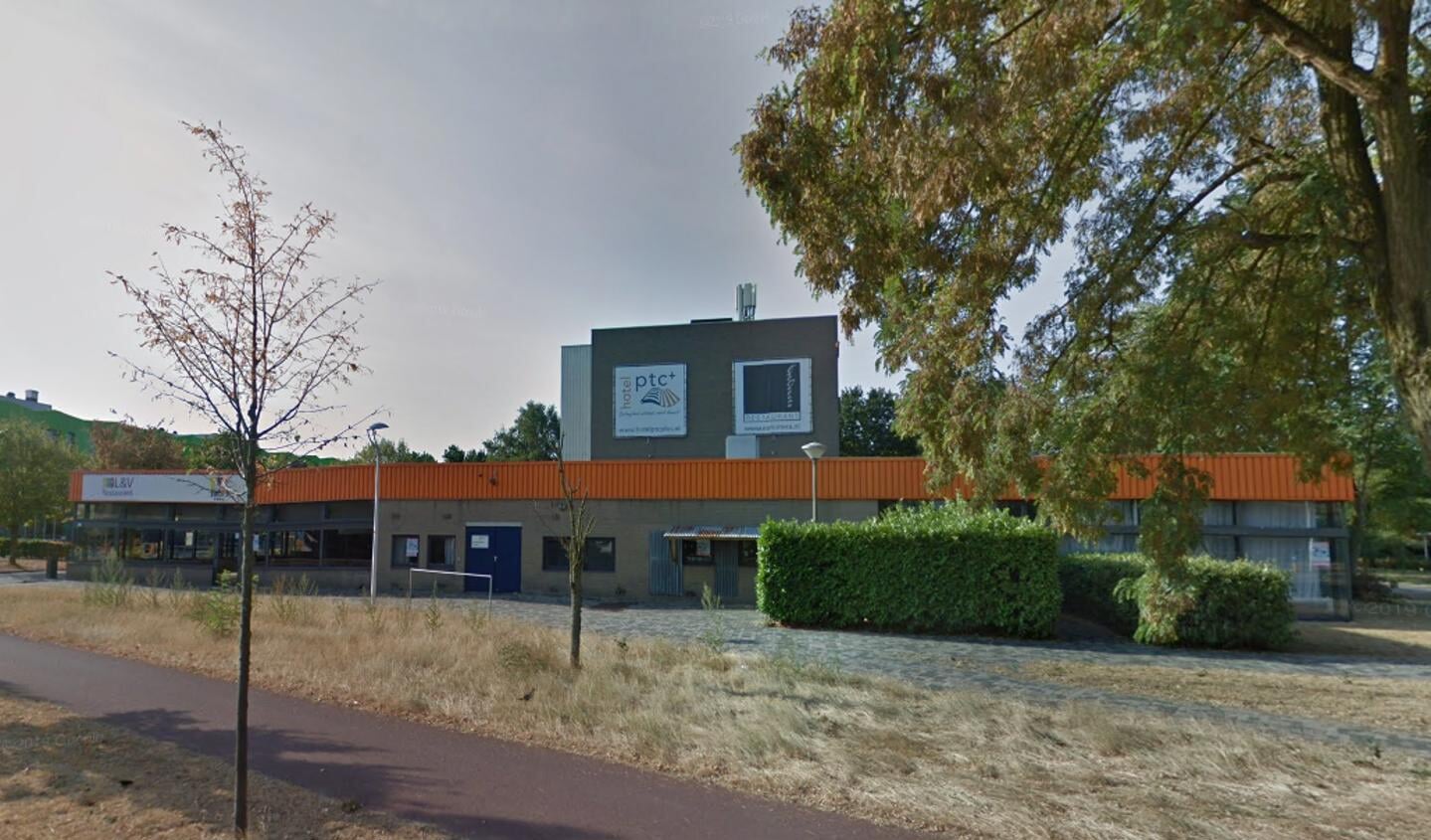 Het voormalige PTC+-gebouw aan de Zandlaan.