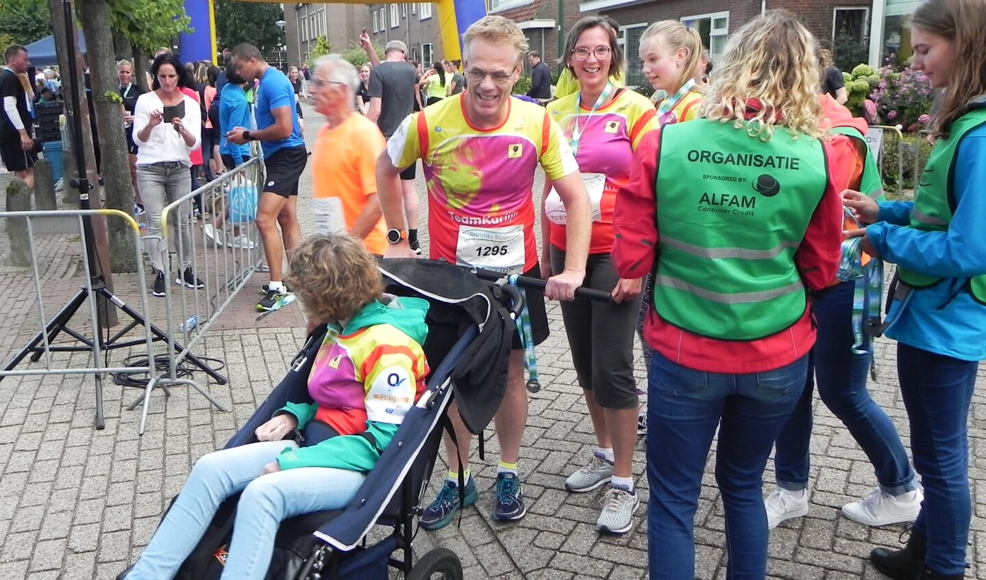 Joep Teunissen heeft 6 kilometer gerend met dochter Karlijn in de wagen.