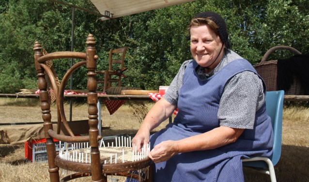 Er zijn niet veel mensen die nog kunnen stoelen matten.