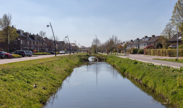 Aanvankelijk werd er door het gemeentebestuur ingezet op maximaal 800 woningen, maar de PvdA wenste 300 woningen extra. Na eindeloos gekrakeel stopte de teller bij 905 woningen.