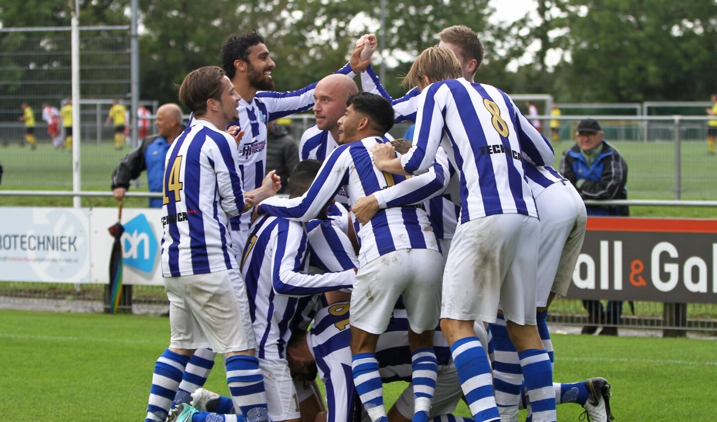 De spelers van Scherpenzeel hopen ook volgend seizoen in de Hoofdklasse met regelmaat een treffer te kunnen vieren.