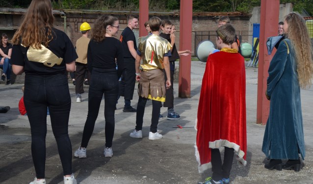 T3 van het Revius voert Icarus op