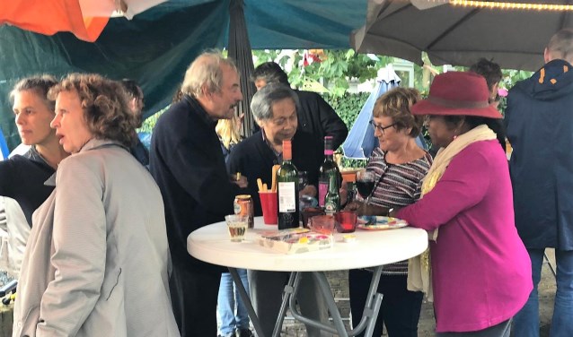 De Nachtegaallaan en -hof bewoners leerden elkaar (weer) kennen tijdens de nationale burendag.