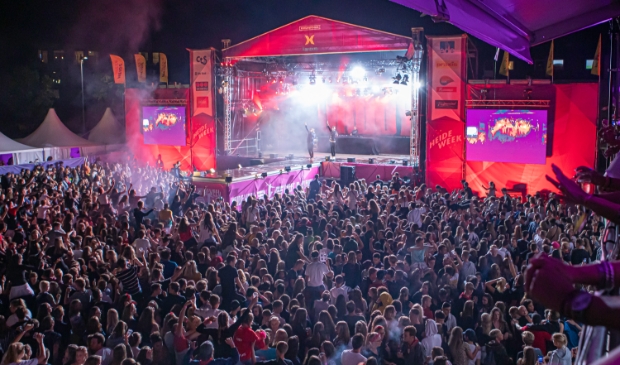 <p>Het eindfeest van de laatste editie in 2019 met Kraantje Pappie, Edsilia Rombley en Popgunnn op het podium.</p>